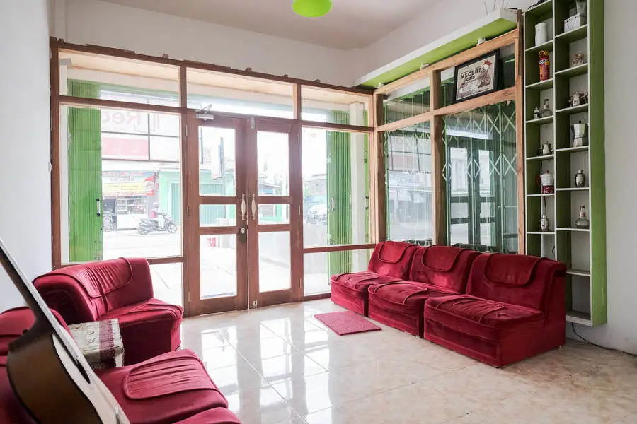RedDoorz Plus near Universitas Saburai Lampung