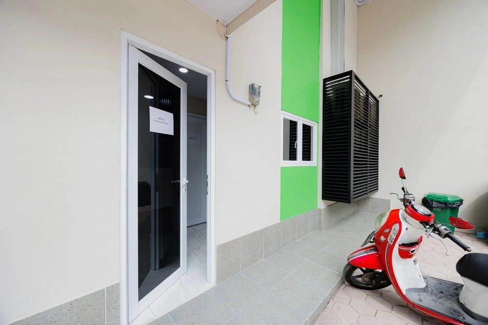 Urbanview Petukangan Mansion Jakarta
