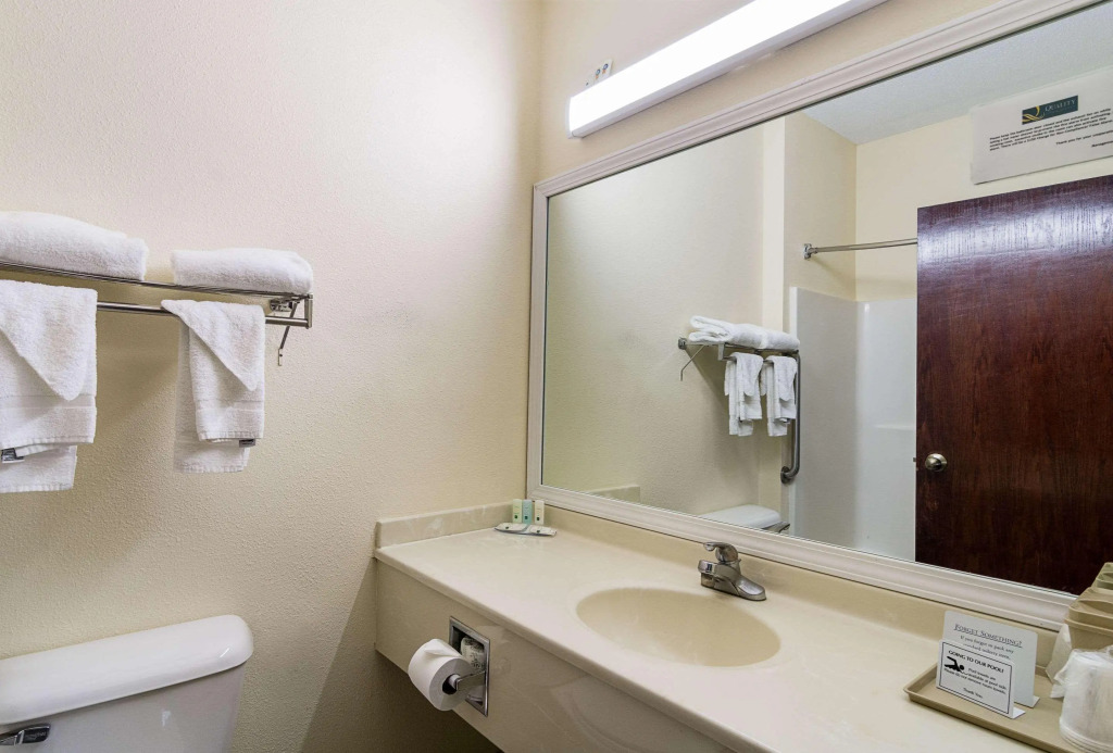 Quality Inn & Suites Harvey - Chicago Southland