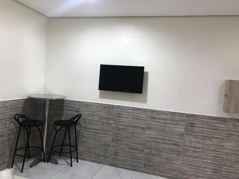 Hotel Caliente - Café da Manhã e Estacionamento Incluso