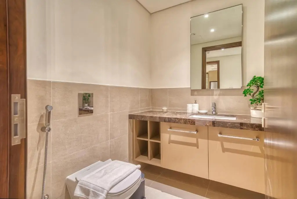 Incredible Views From This Classy Apt With Terrace