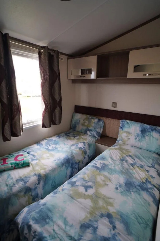 Pets Stay Free 8 Berth lux van Heacham Beach