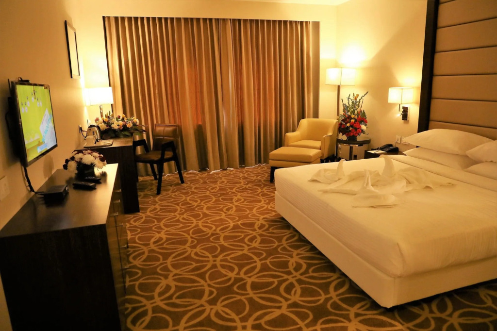Y N Hotels