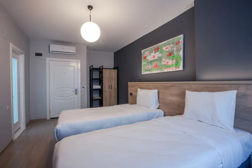 Adresin Hotel