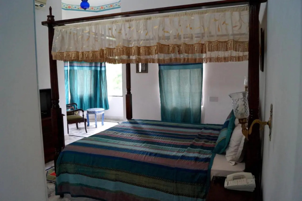 Jarokha Haveli