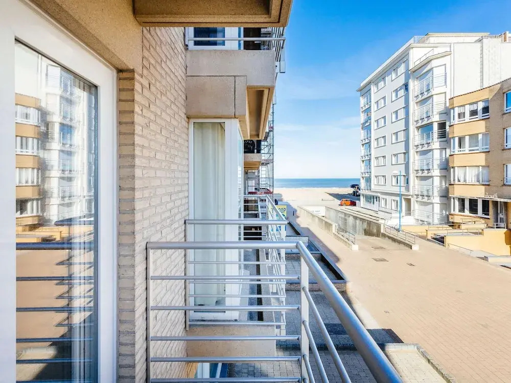 Apartment in Koksijde near Sea Dike