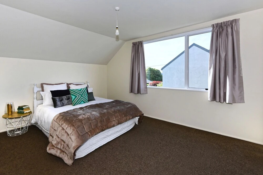Sunny Christchurch Townhouse
