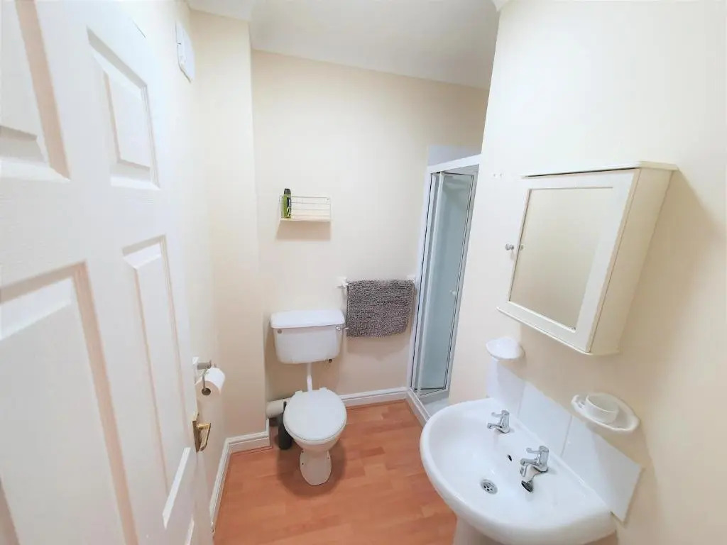Friars Walk 2 with 2 bedrooms, 2 bathrooms, fast Wi-Fi and private parking