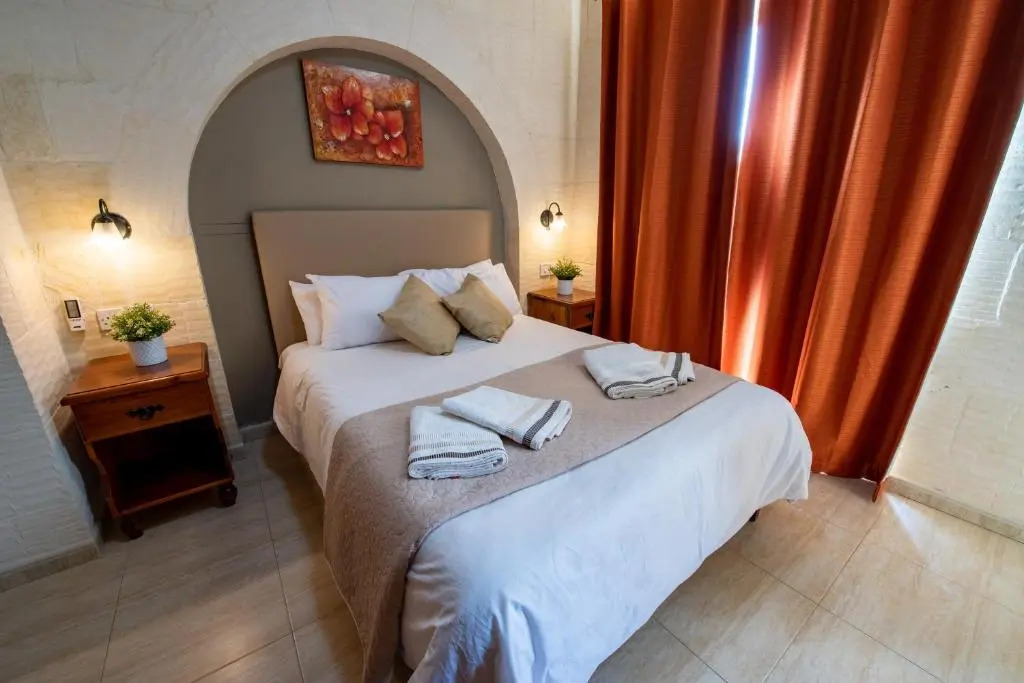 Ta Lucija Sleeps 4 with Private Pool