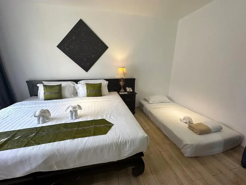 Blue Bay Resort - Access to Pool and Beach-Phuket & Krabi