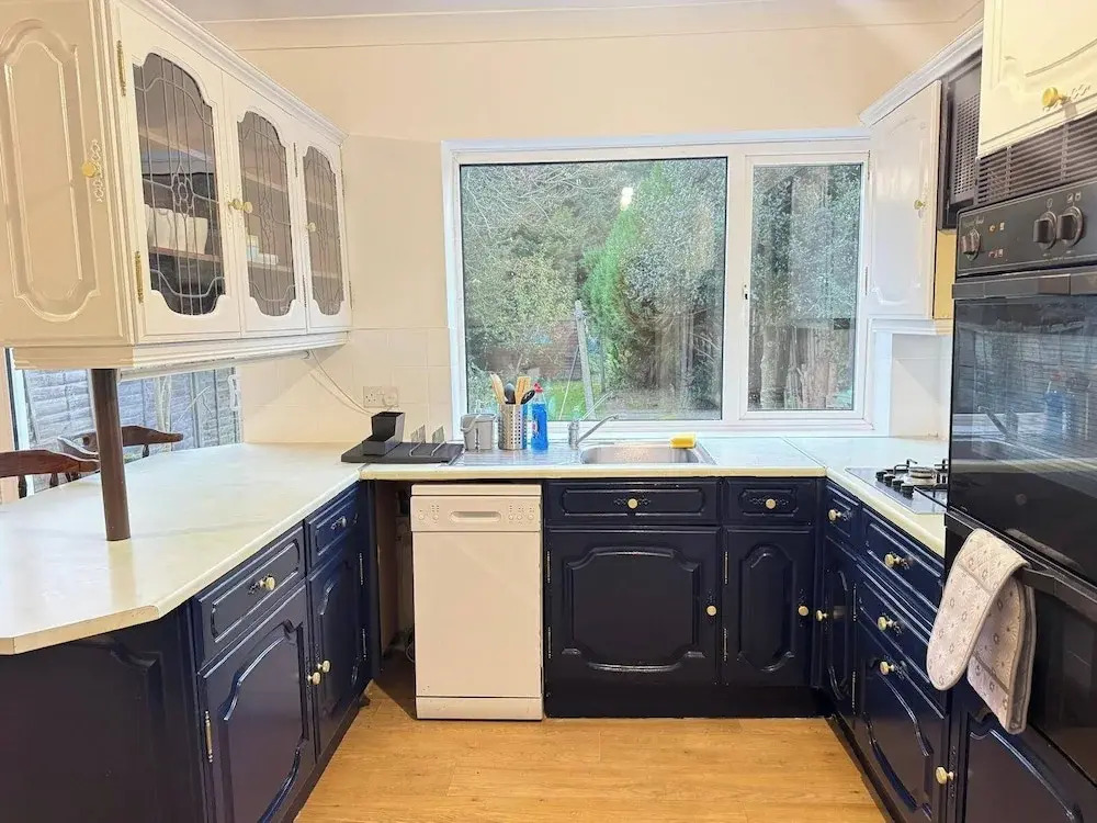 Charming Luton Home for Families & Business Stays