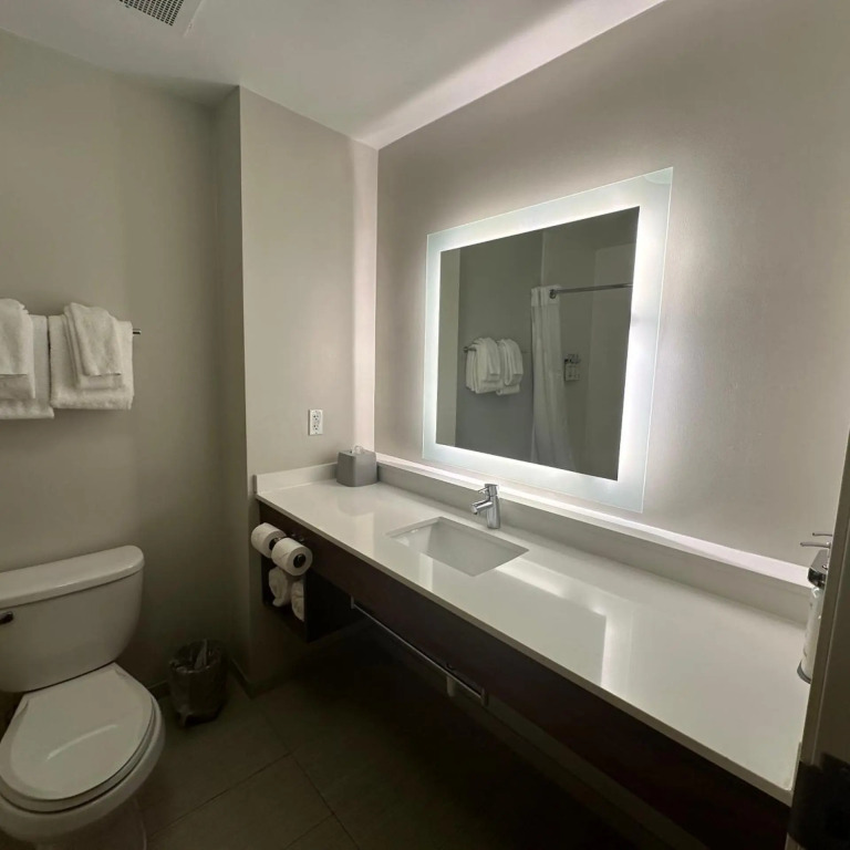 Holiday Inn Express Hotel & Suites Chesterfield - Selfridge Area by IHG