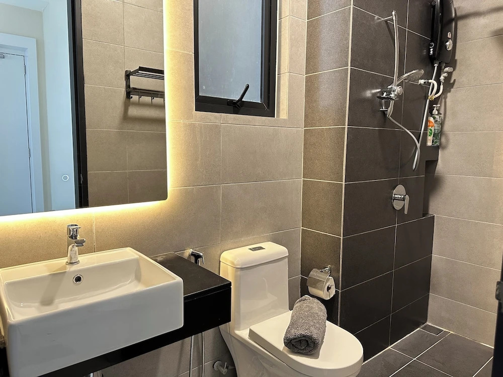 Urban Suites George Town