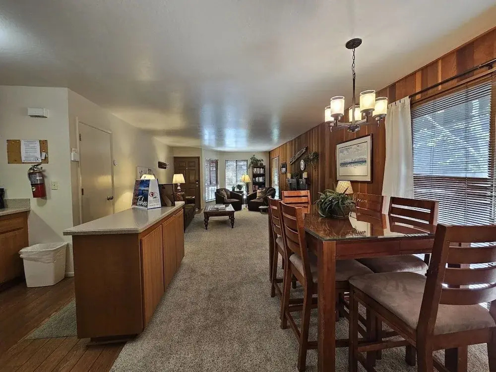 Pinenut Place 1 Bedroom Home by RedAwning