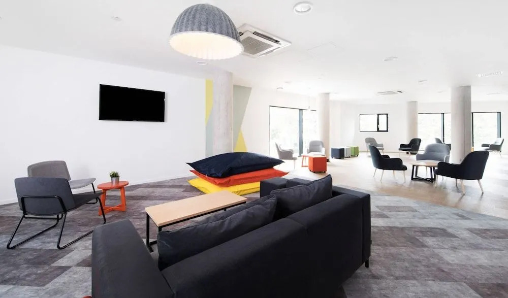 Modern Student-Only Ensuite Rooms in Central Portsmouth