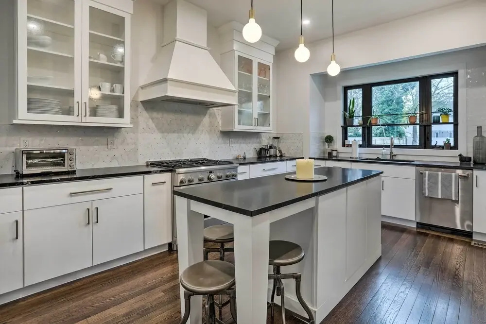Long Branch Getaway: Grill, 1 Block to Beach!