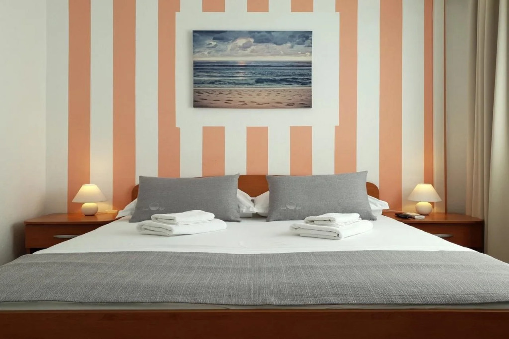 Sunset Split Rooms