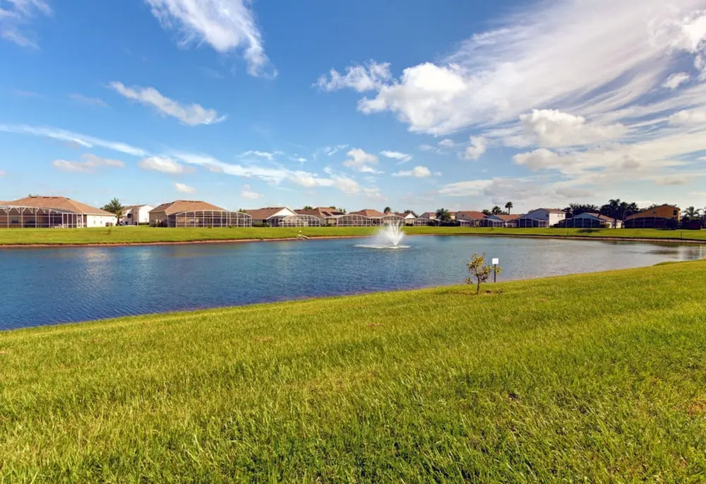 Hampton Lakes 215840