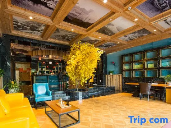 Yunyi Urban Boutique Stay (Tonglu Central Plaza)