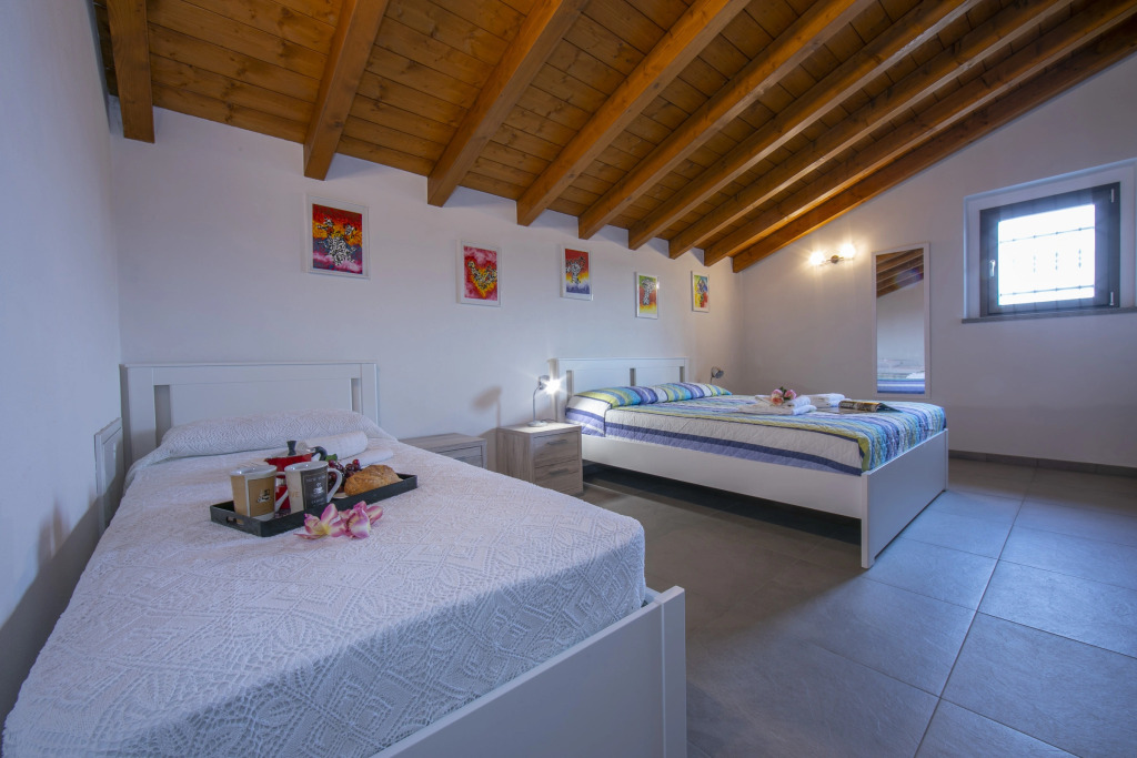 Villa Laura Private Pool and Garden near Lake Maggiore for 9 - Happy Rentals