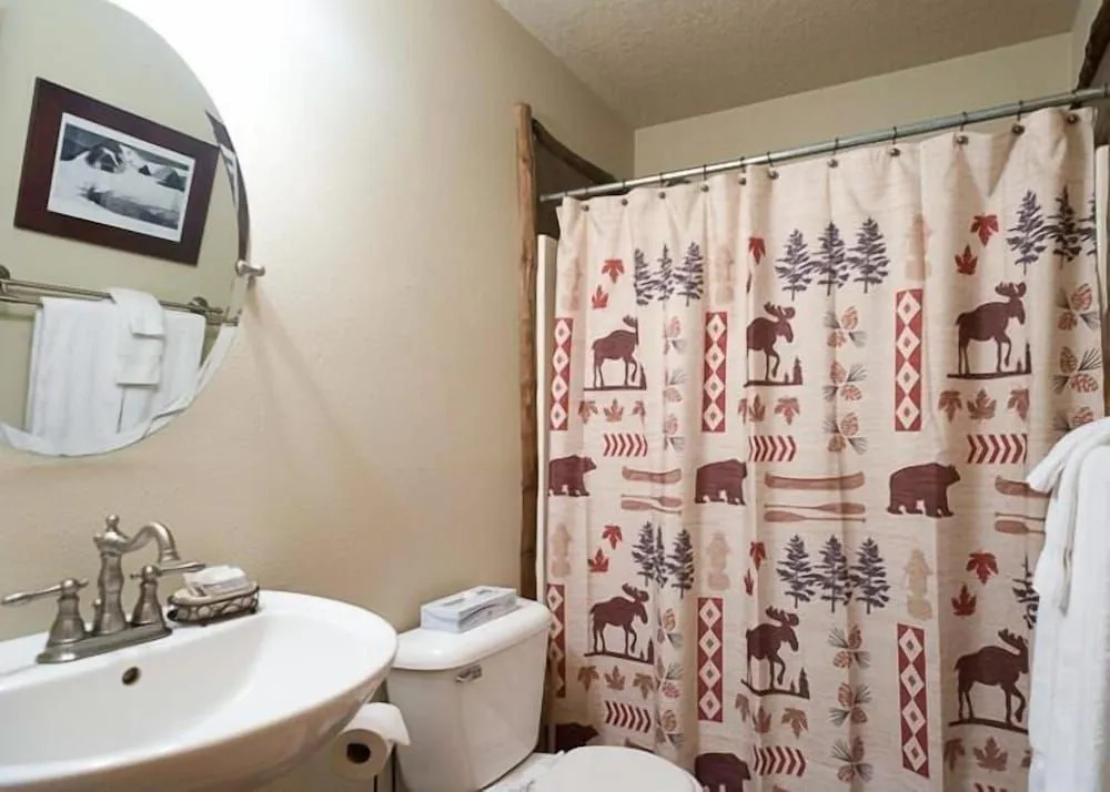 Cozy Bear Cabin