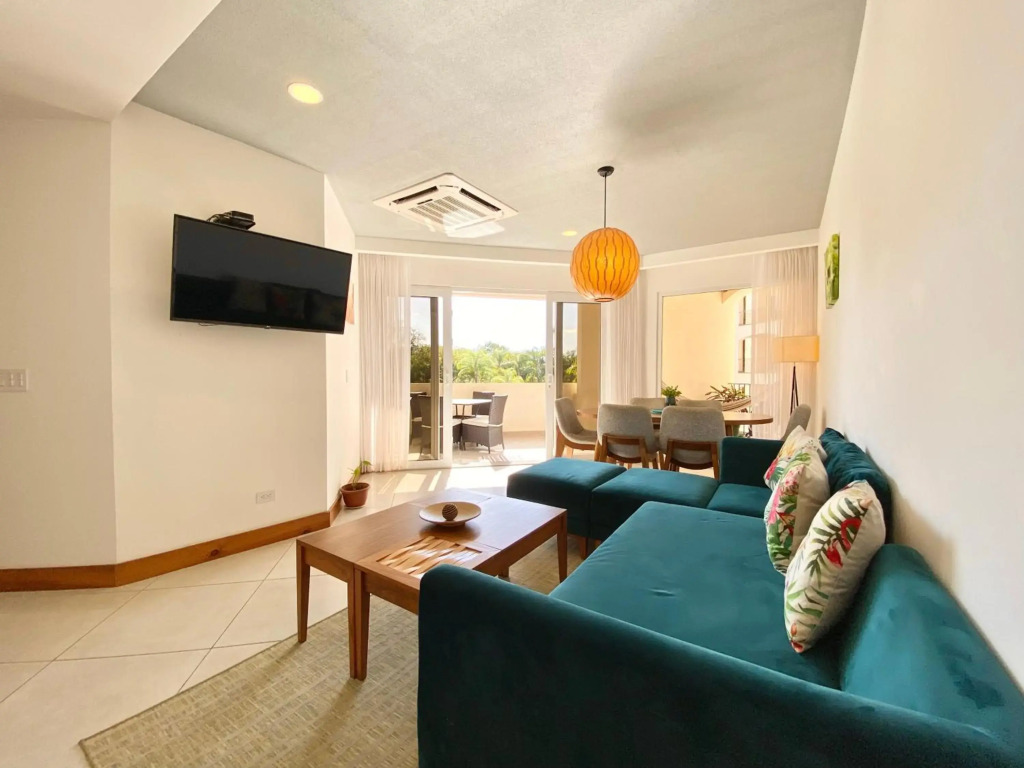 Tropical Luxury 2Bdr condo - Pool view - At the Beach