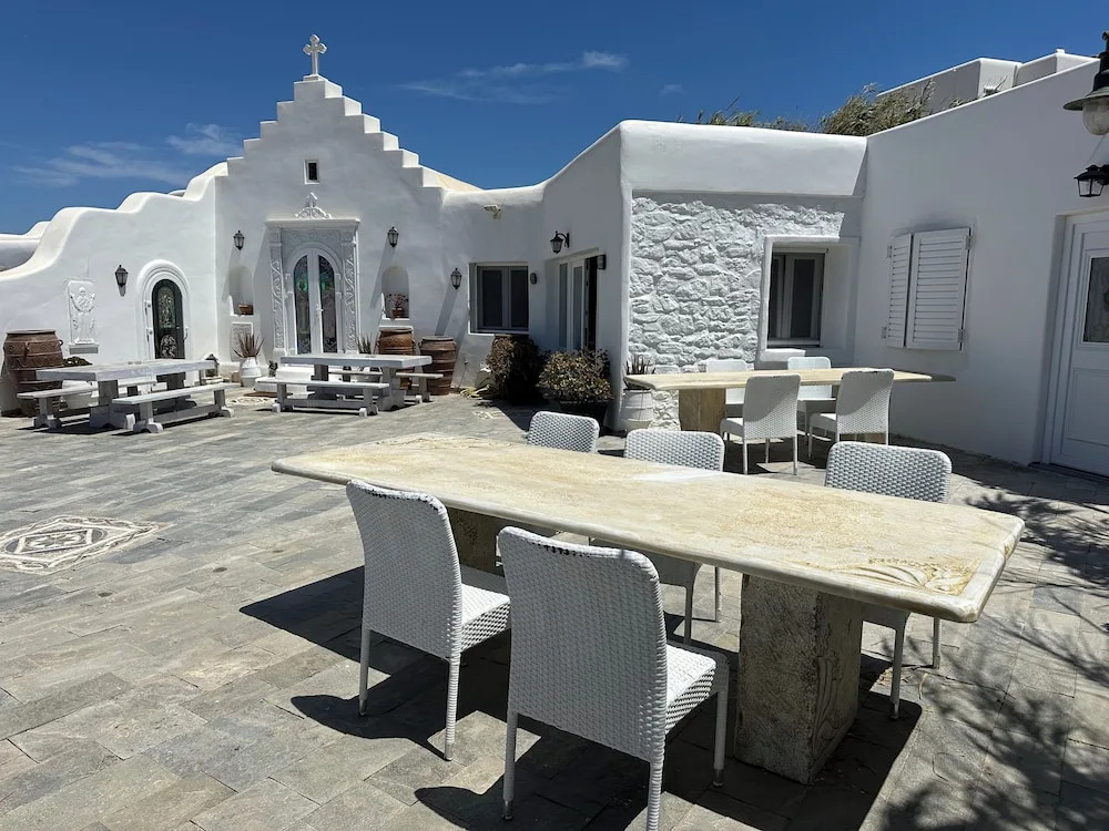 Elenis Village Suites