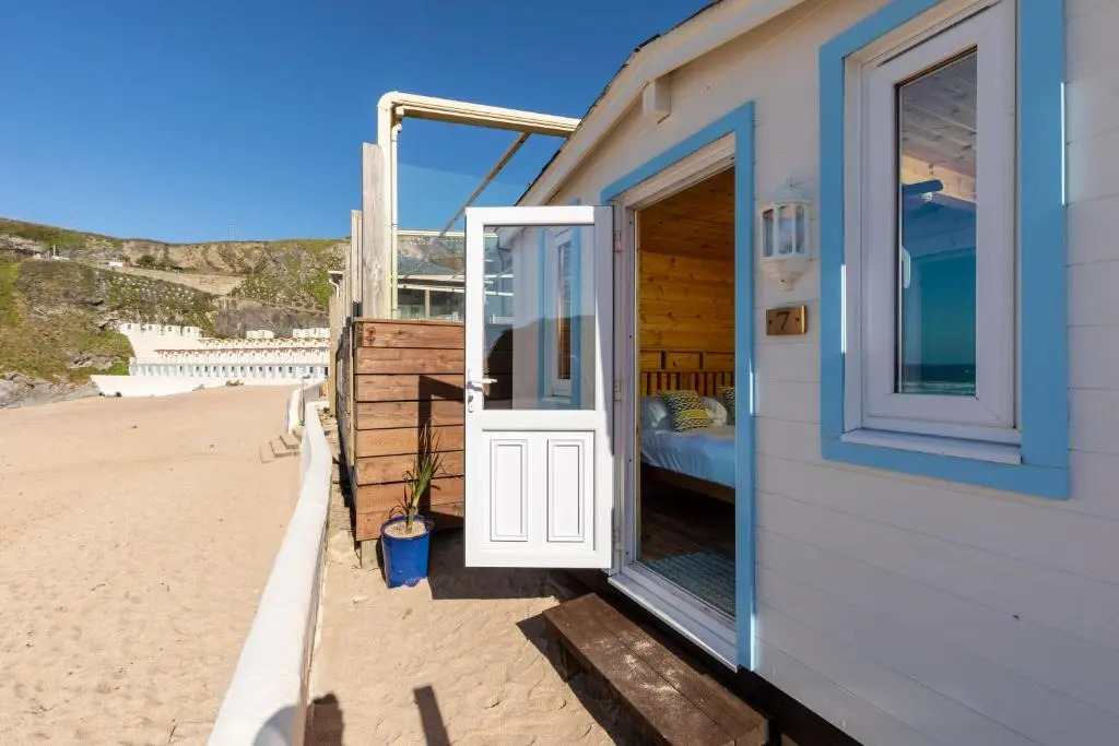 Tolcarne Beach Colonial Restaurant and Rooms