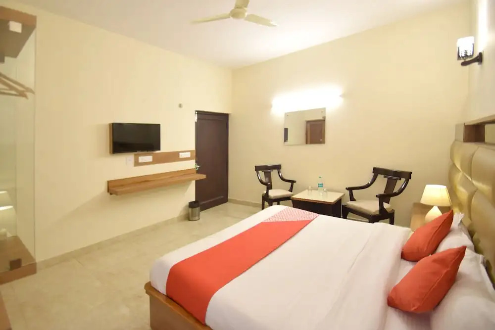 Oyo 11567 Hotel Shivalik Hills