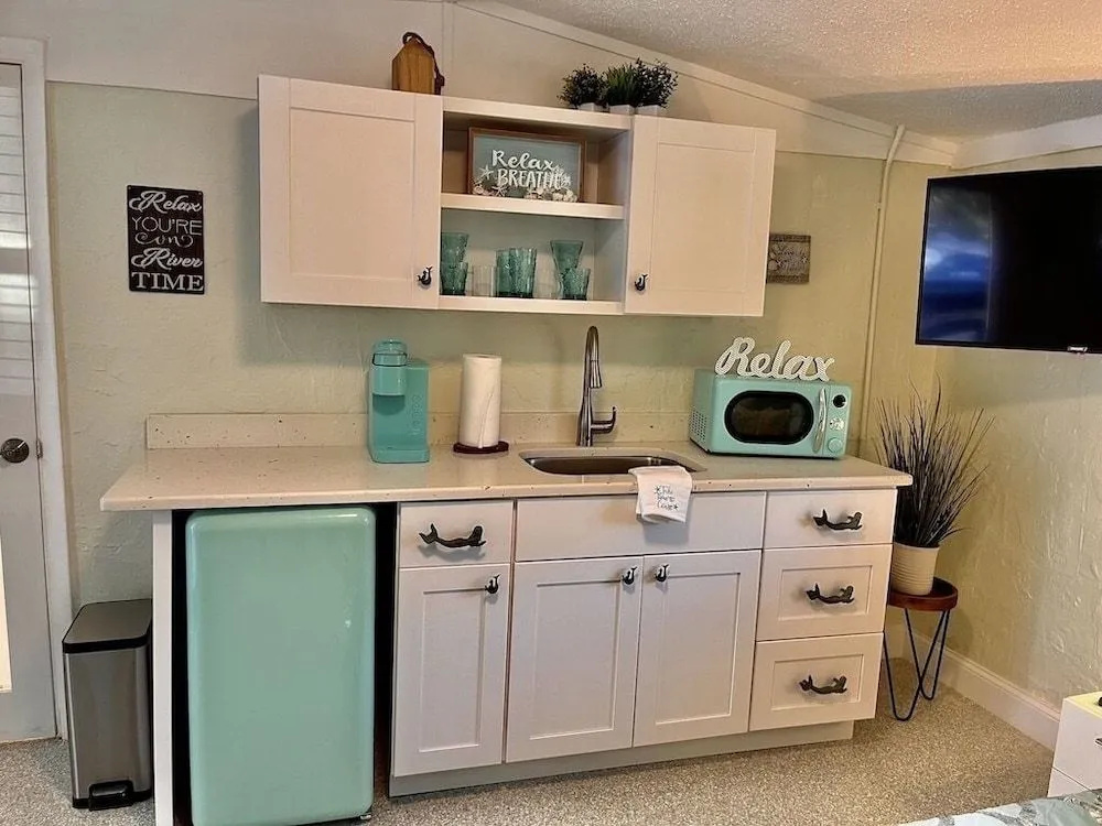 Neptune's Grotto Waterfront Retreat