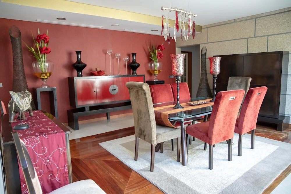 Spacious villa in Santo Tirso with private pool 850 m² and jacuzzi