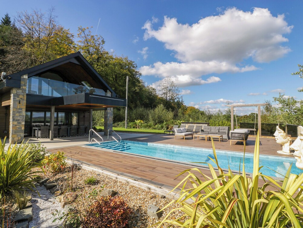 Forest Lodge