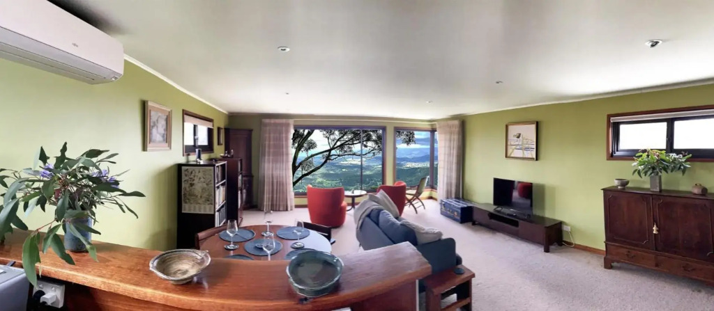 Moonya Lodge