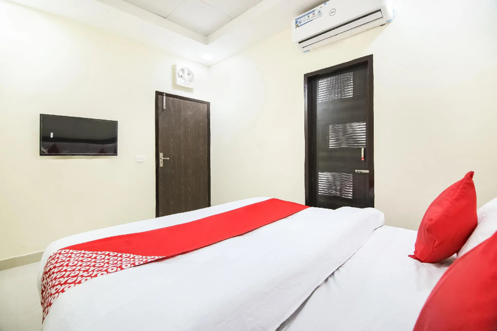 OYO 67353 Hotel Magnum