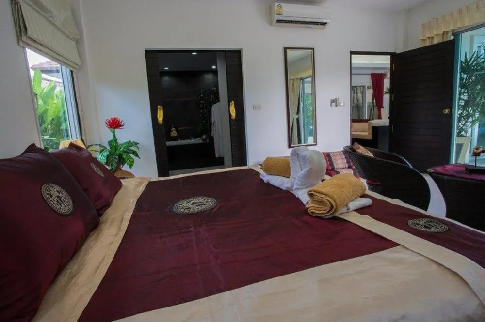 Cophi Villa 3 bd pool villa Nai harn