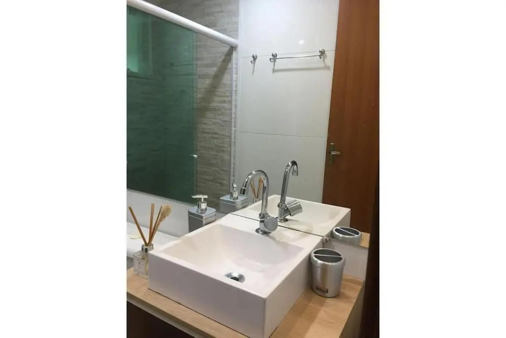 Lindo apartamento em condomínio com clube