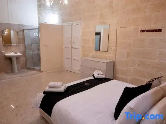 Surwig - 5 bedrooms (sleeps 9 + 2 kids)  Kercem village