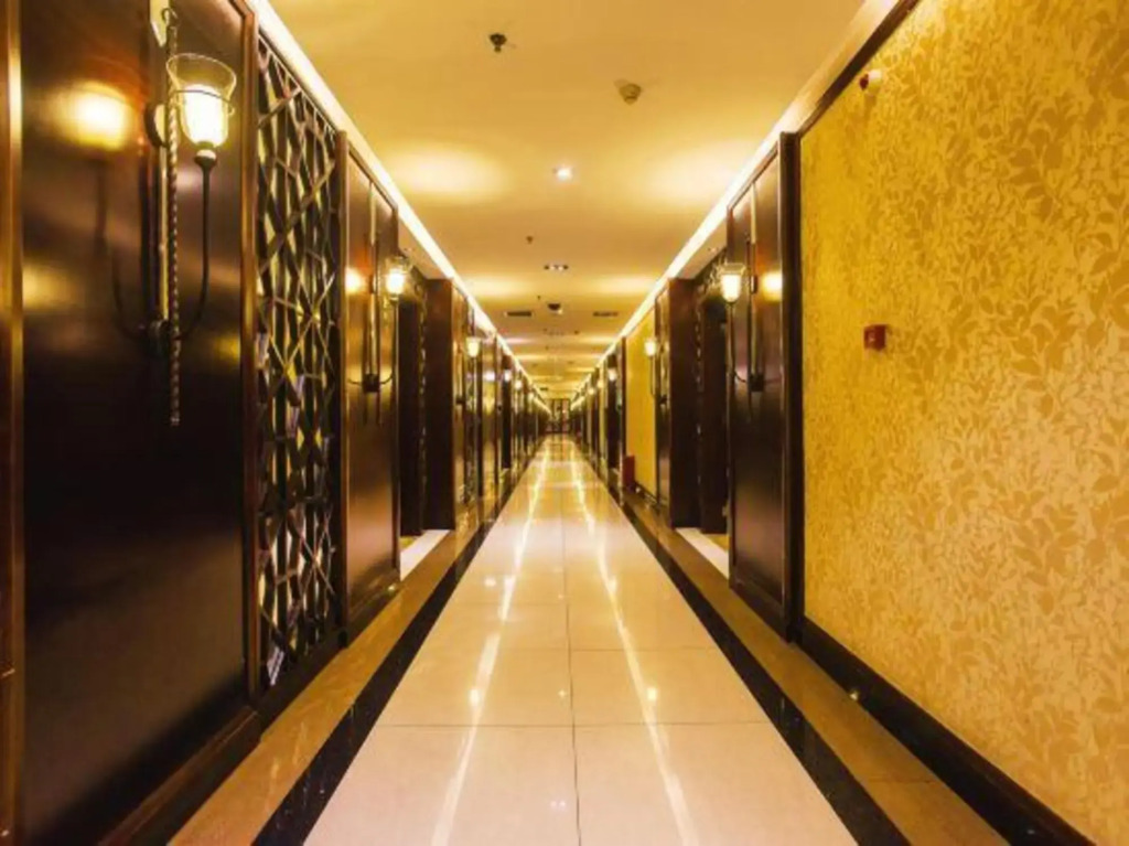 Shenlong New World Hotel