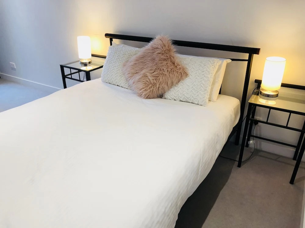 Level 8 Marvelous Apartment with pool access