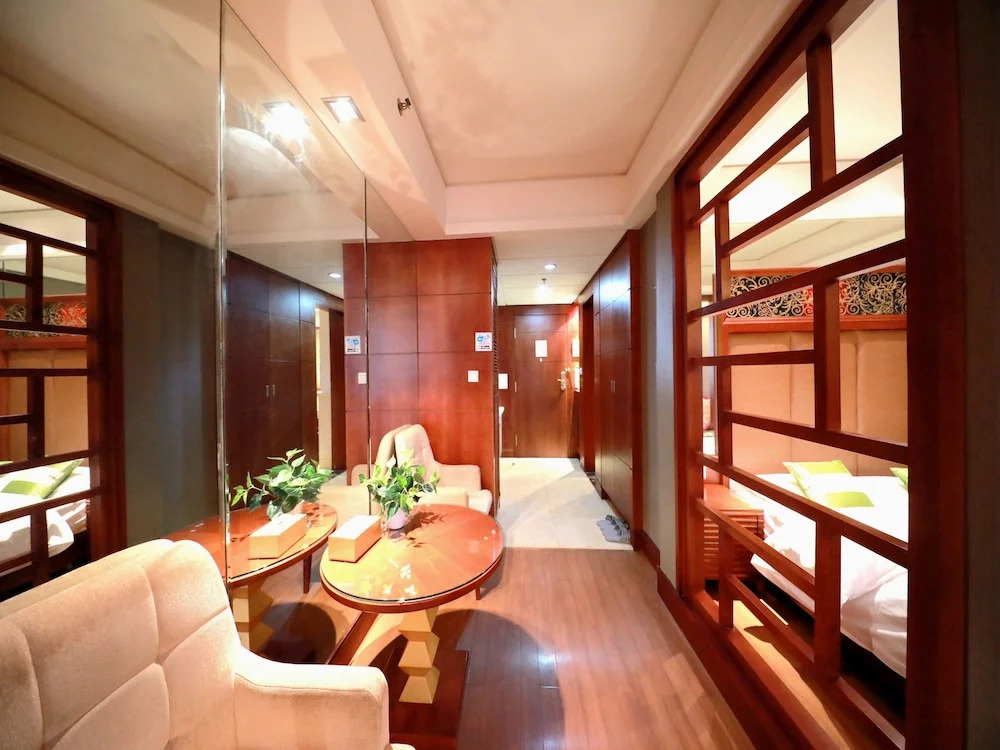 Nanchang Binjiang Holiday Apartment