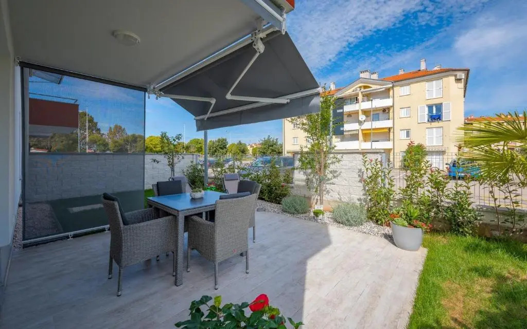 SOFIA house with apartment