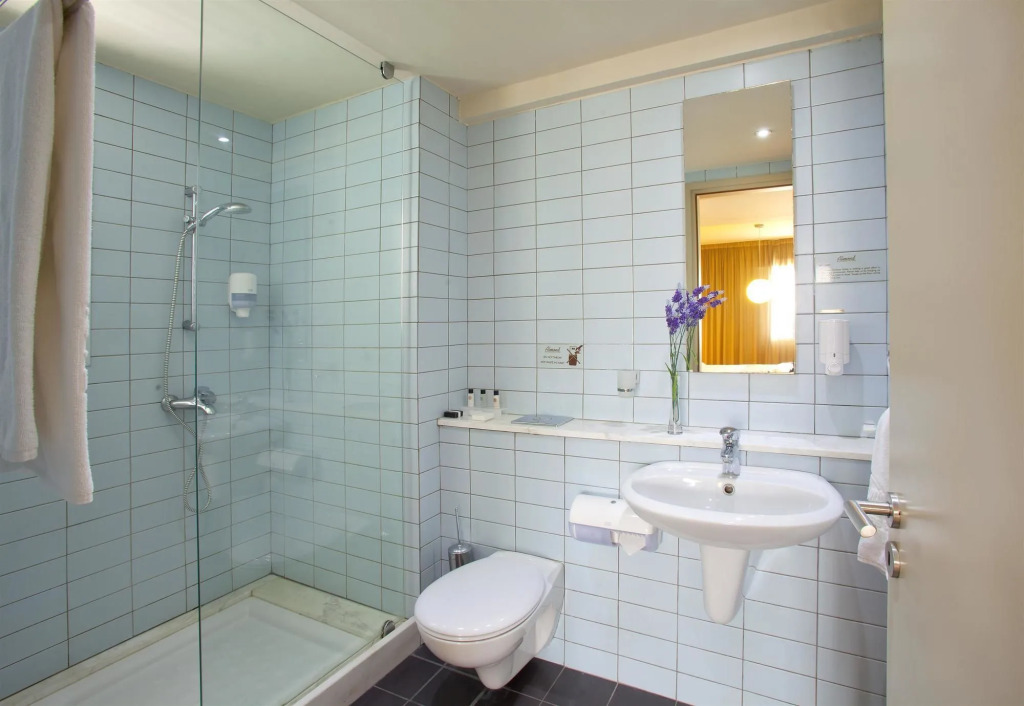 Almond Business Hotel