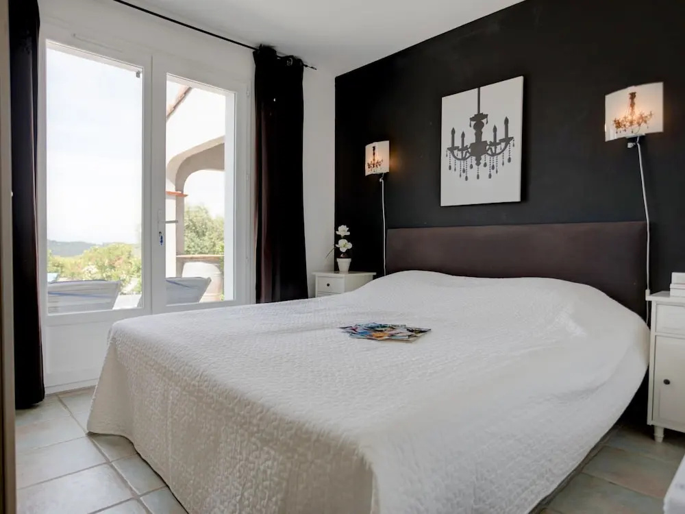 Stylish Family Villa in Felines