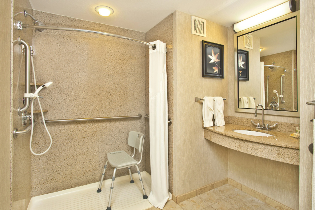 Holiday Inn & Suites Green Bay Stadium by IHG