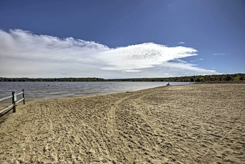 Pocono Retreat: Access to Community Lake & Beach!