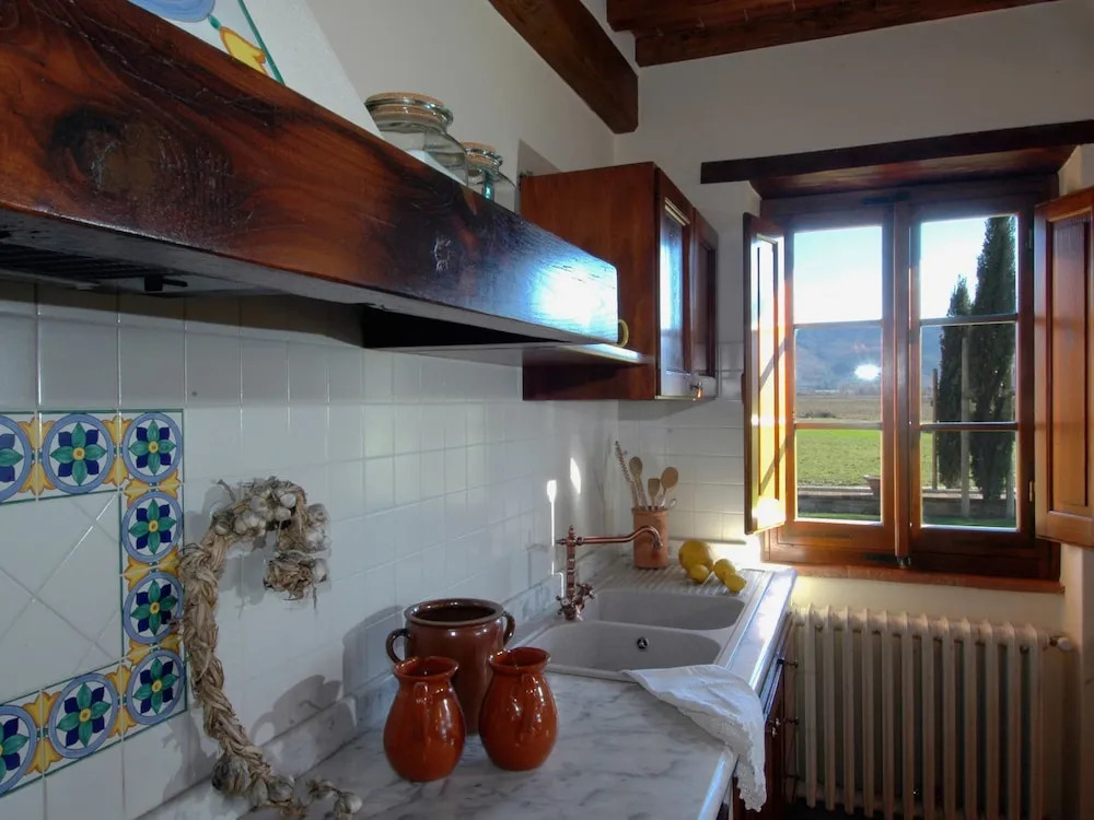 Apartment in Cortona With Pool and Hill Views