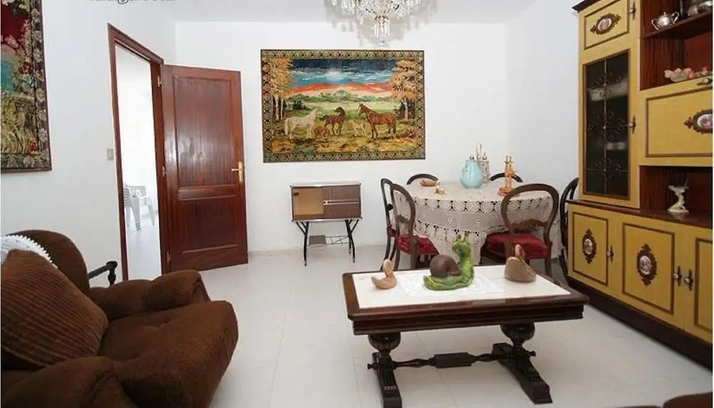 Apartment - 4 Bedrooms with Sea views - 107766