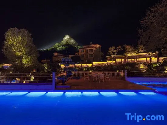 Remote Mountain Hotel Lianzhou