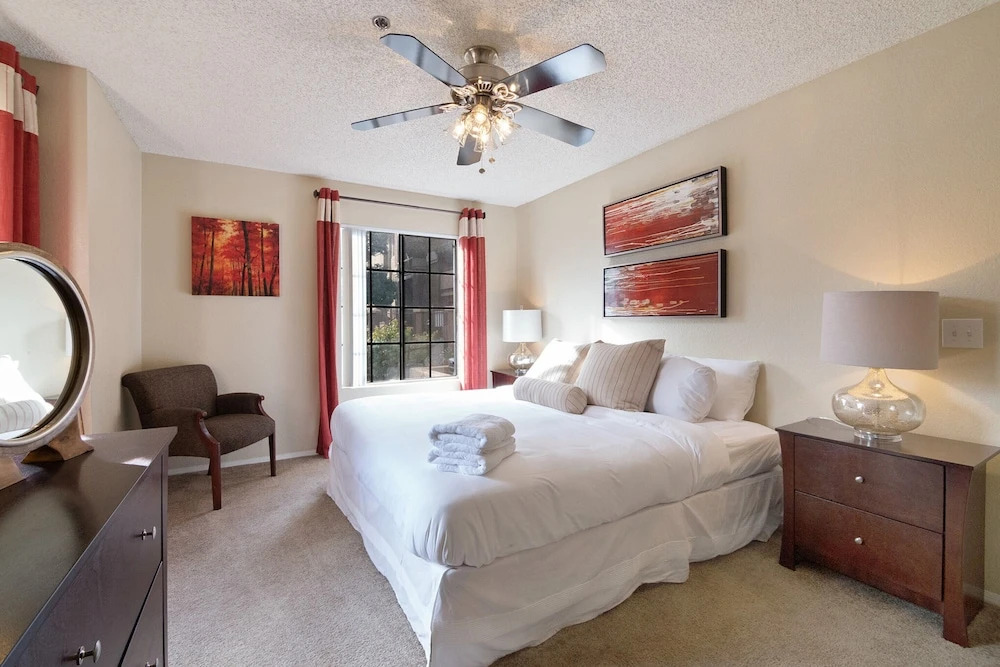 The Luxe Suites of Tempe - Pool - Fitness Center