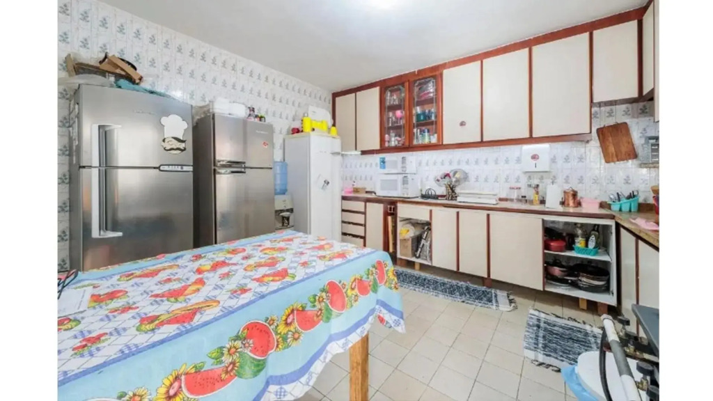 Quarto em residência tranquila e familiar